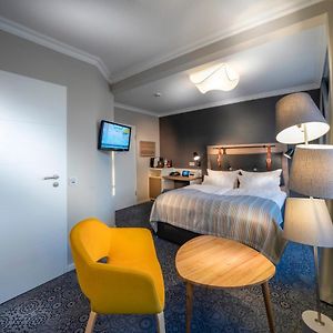 Standard Zimmer mit Kingsize-Bett